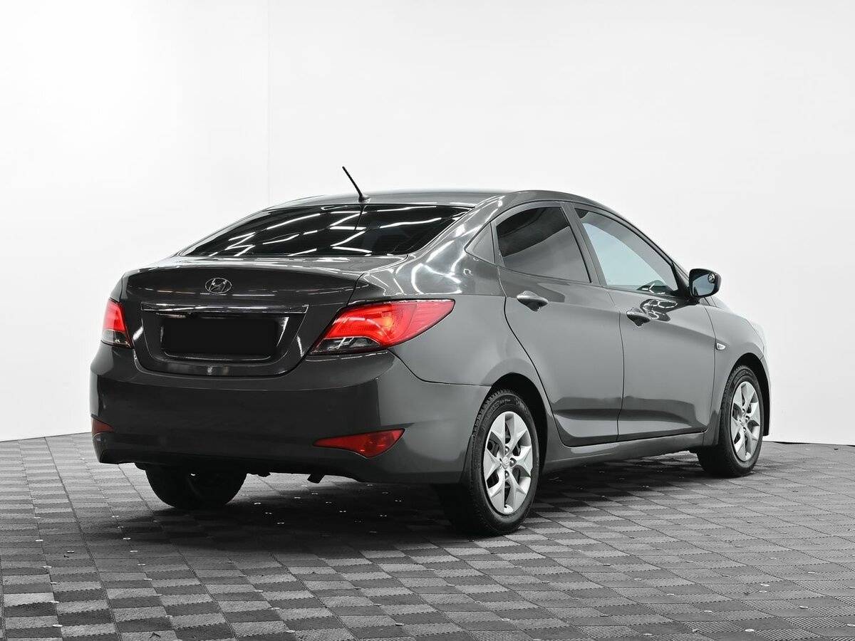 Hyundai Solaris с пробегом — 2014 год. Фото: #3