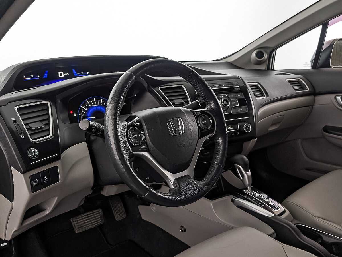Honda Civic с пробегом — 2013 год. Фото: #14