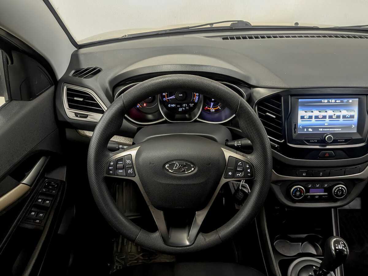 Lada (ВАЗ) Vesta с пробегом — 2017 год. Фото: #18