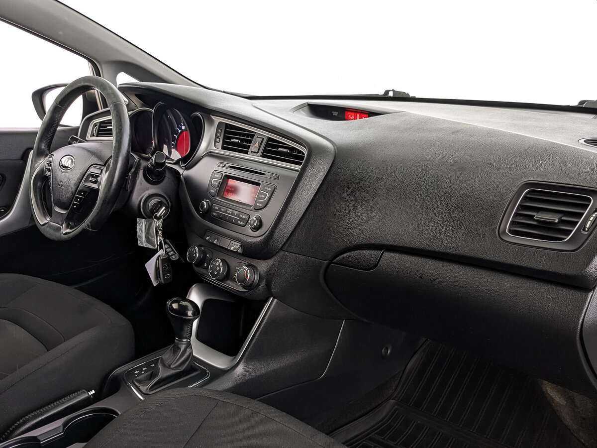 Kia Ceed с пробегом — 2015 год. Фото: #8