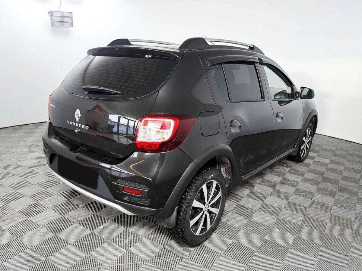 Renault Sandero с пробегом — 2016 год. Фото: #3