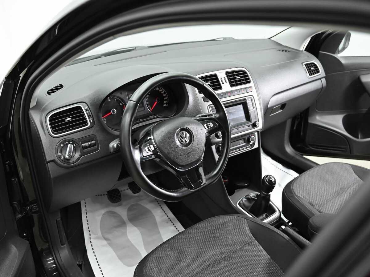 Volkswagen Polo с пробегом — 2017 год. Фото: #6