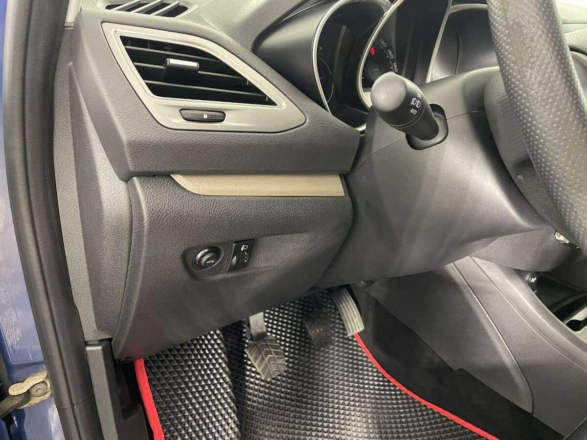 Lada (ВАЗ) Vesta с пробегом — 2017 год. Фото: #8