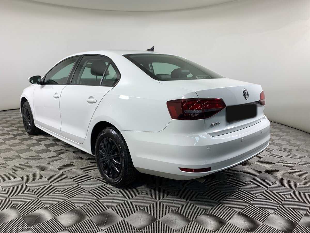 Volkswagen Jetta с пробегом — 2017 год. Фото: #6