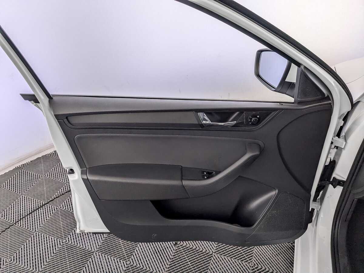 Skoda Rapid с пробегом — 2019 год. Фото: #14
