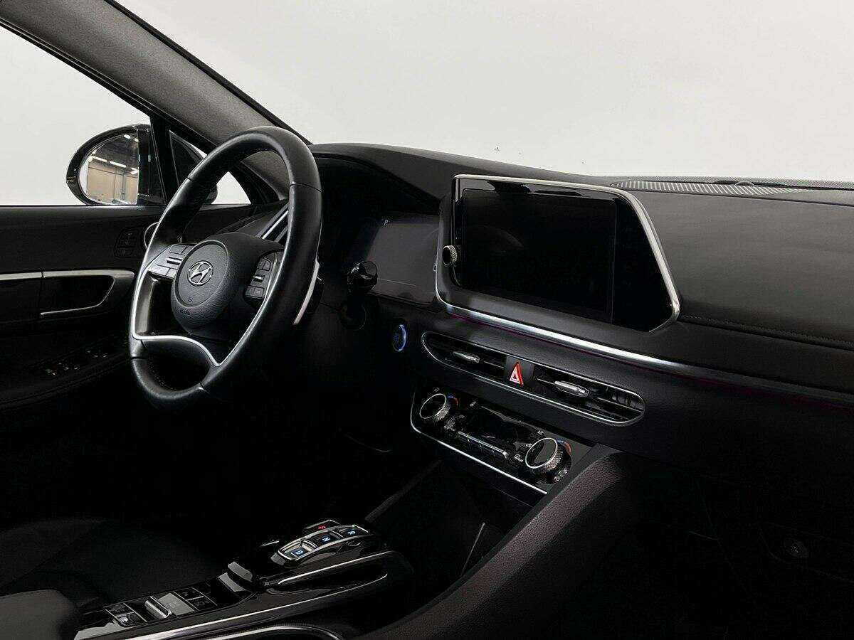 Hyundai Sonata с пробегом — 2021 год. Фото: #8