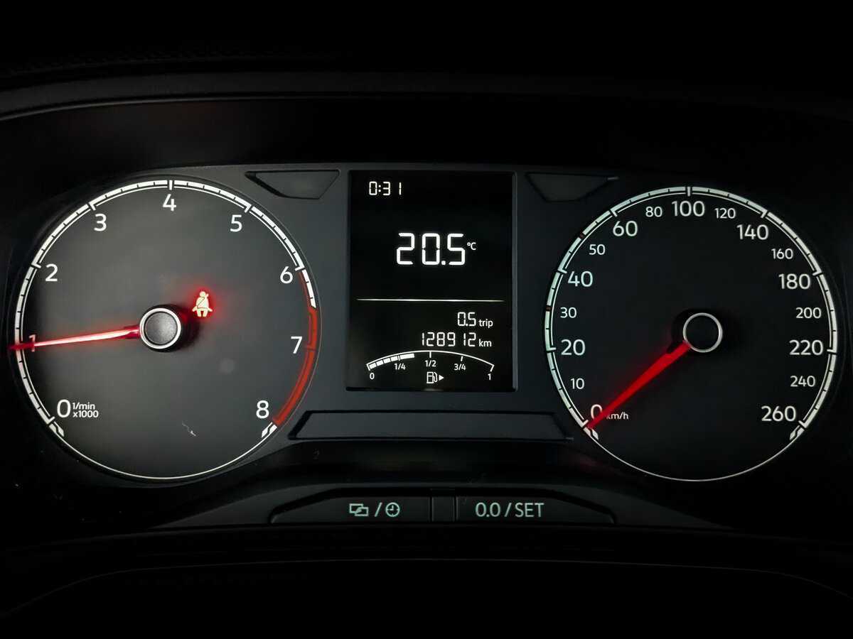 Volkswagen Polo с пробегом — 2021 год. Фото: #12