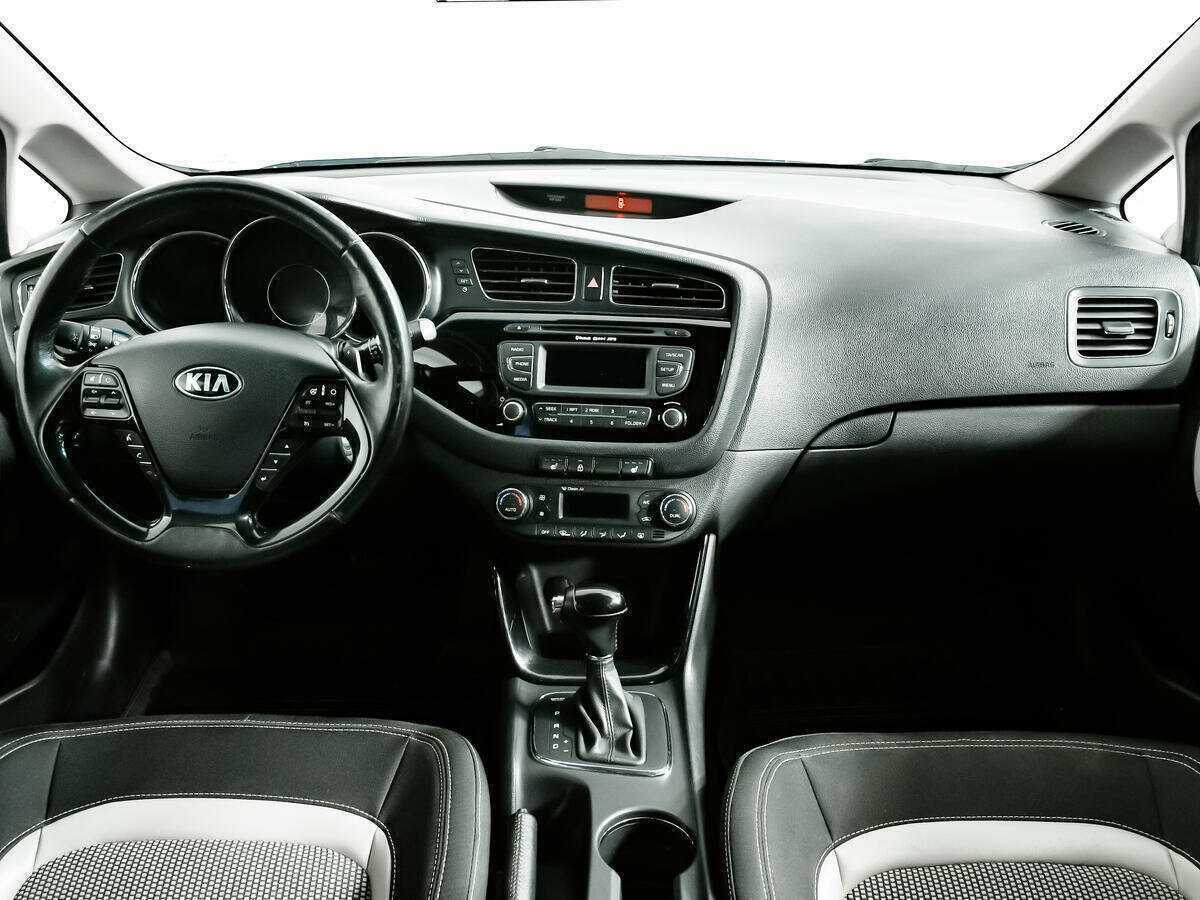 Kia Ceed с пробегом — 2012 год. Фото: #10