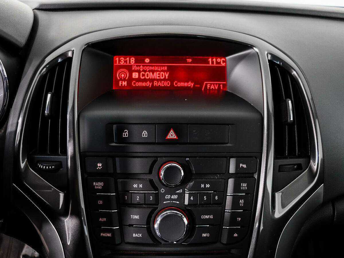 Opel Astra с пробегом — 2013 год. Фото: #12