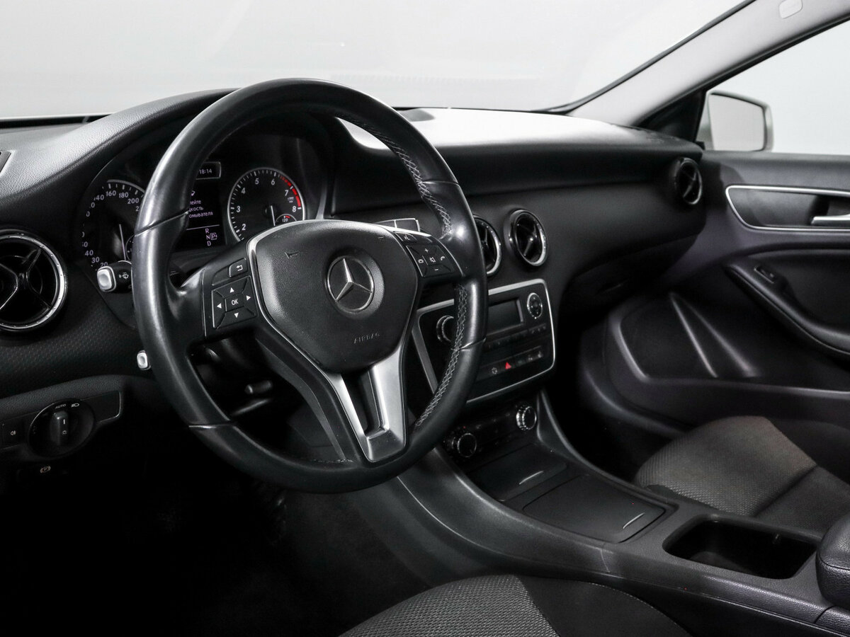 Mercedes-Benz A-Класс с пробегом — 2014 год. Фото: #10