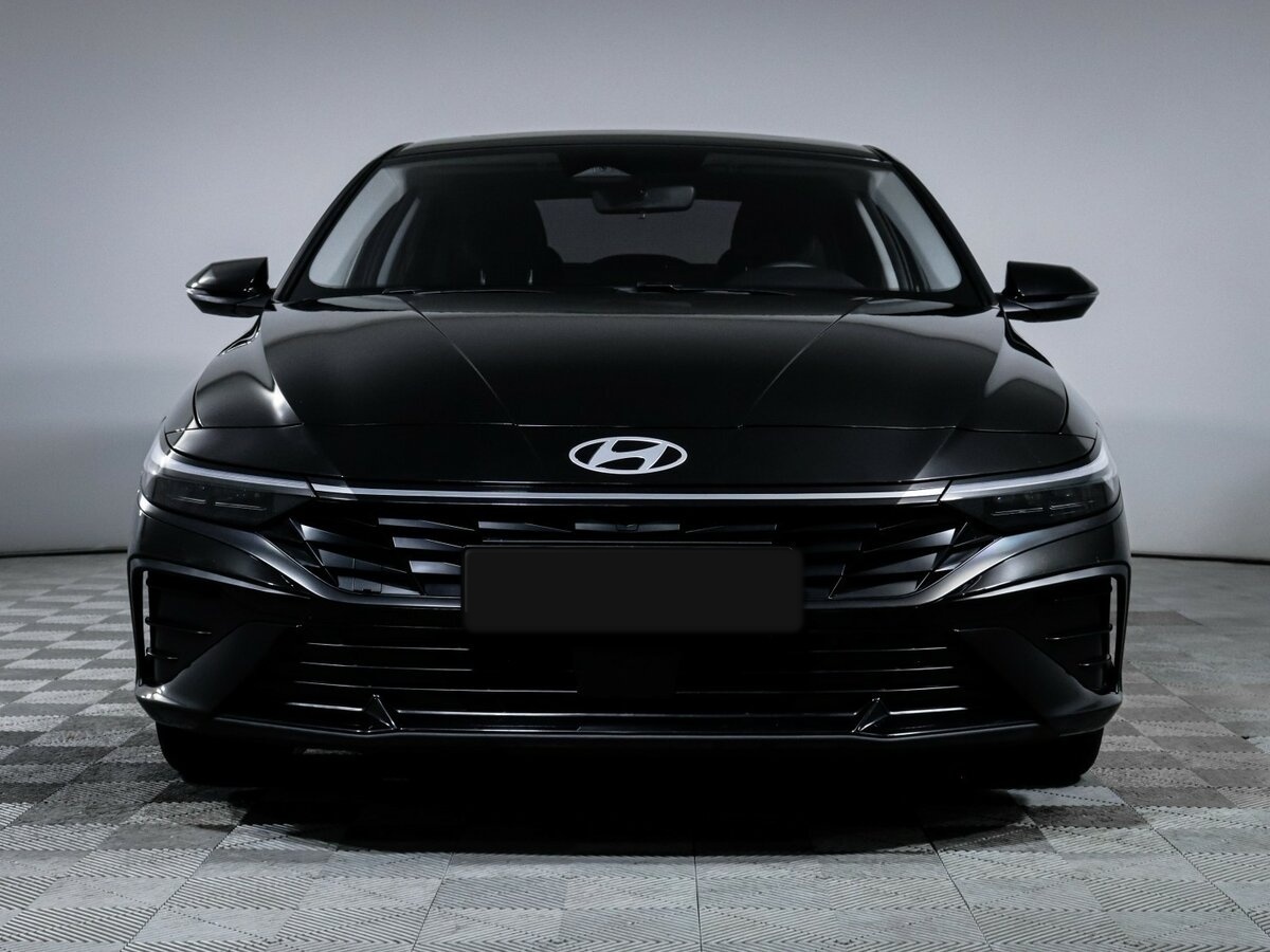 Hyundai Elantra с пробегом — 2023 год. Фото: #1