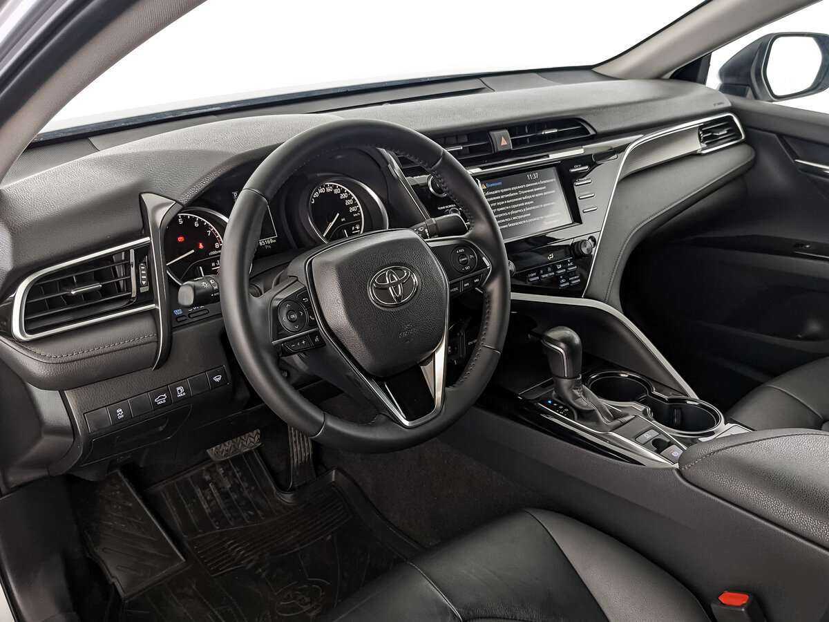 Toyota Camry с пробегом — 2020 год. Фото: #14