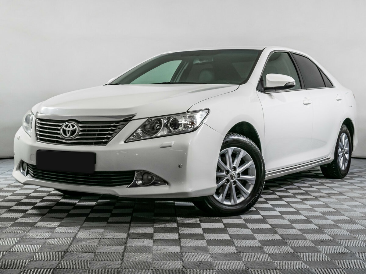 Toyota Camry с пробегом — 2014 год. Фото: #0