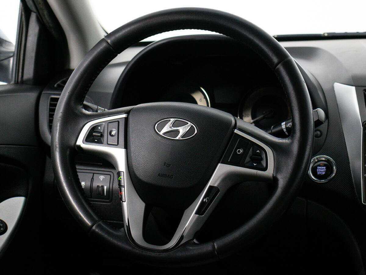 Hyundai Solaris с пробегом — 2012 год. Фото: #14