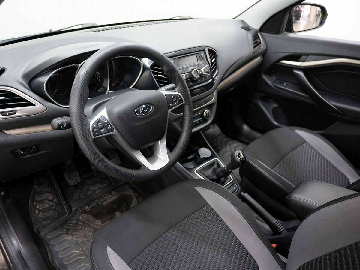 Lada (ВАЗ) Vesta с пробегом — 2018 год. Фото: #8