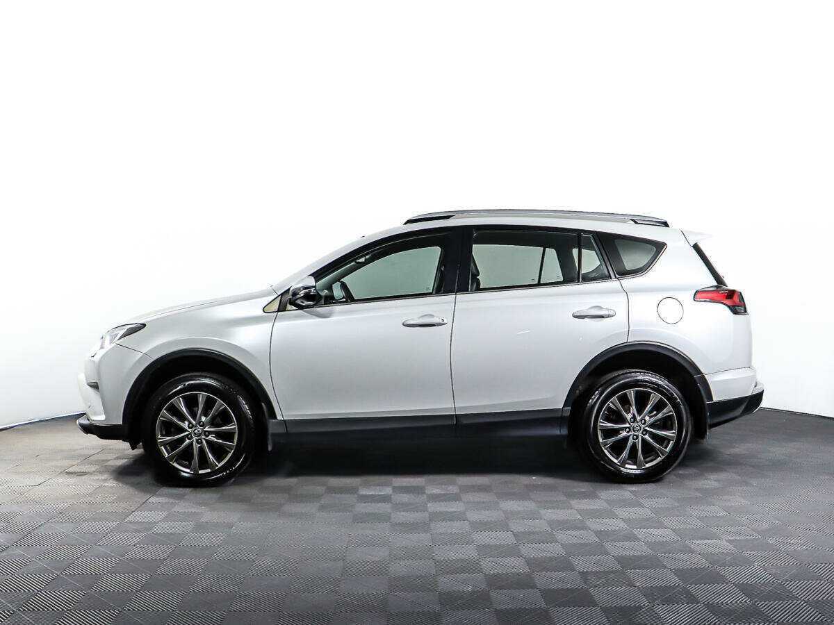 Toyota RAV4 с пробегом — 2018 год. Фото: #6