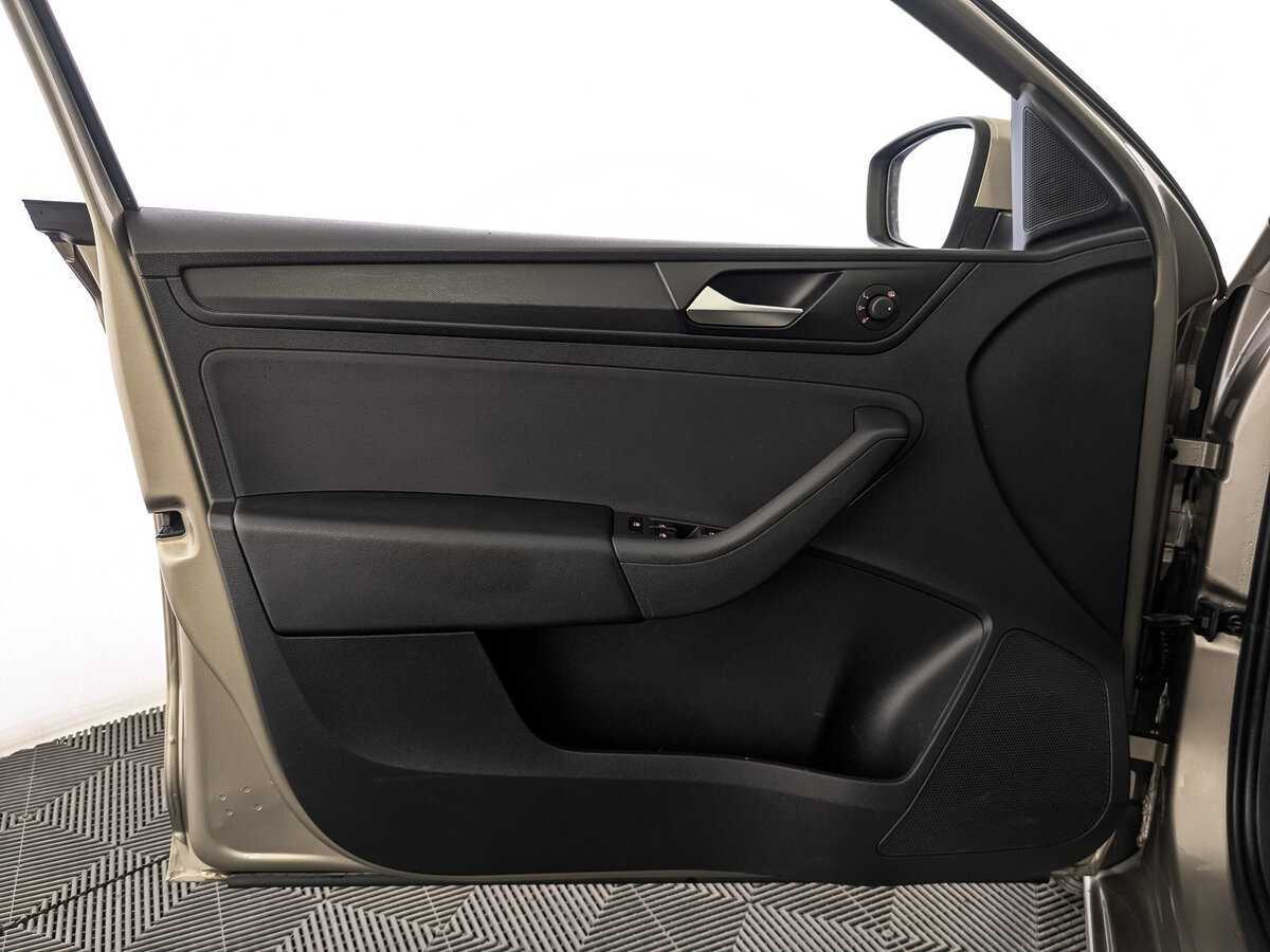 Volkswagen Polo с пробегом — 2020 год. Фото: #18