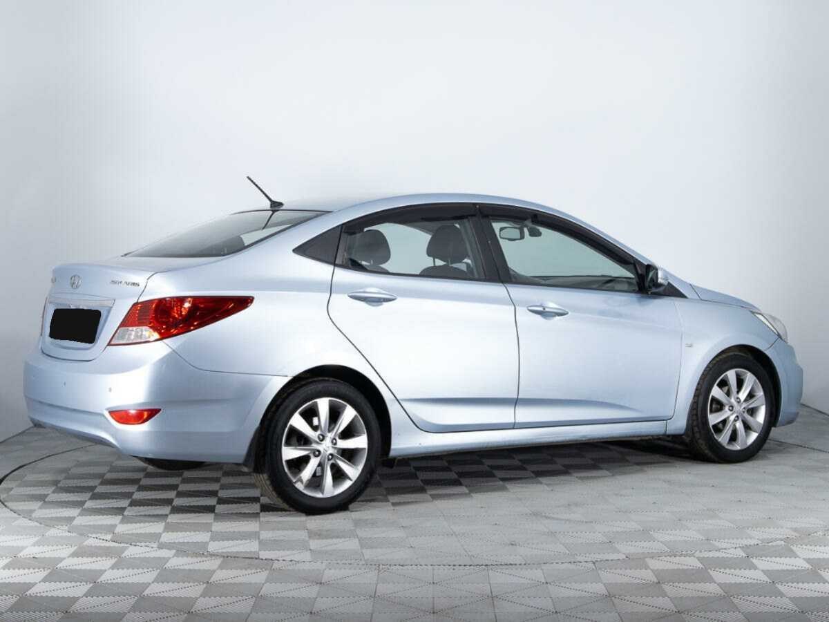 Hyundai Solaris с пробегом — 2012 год. Фото: #4