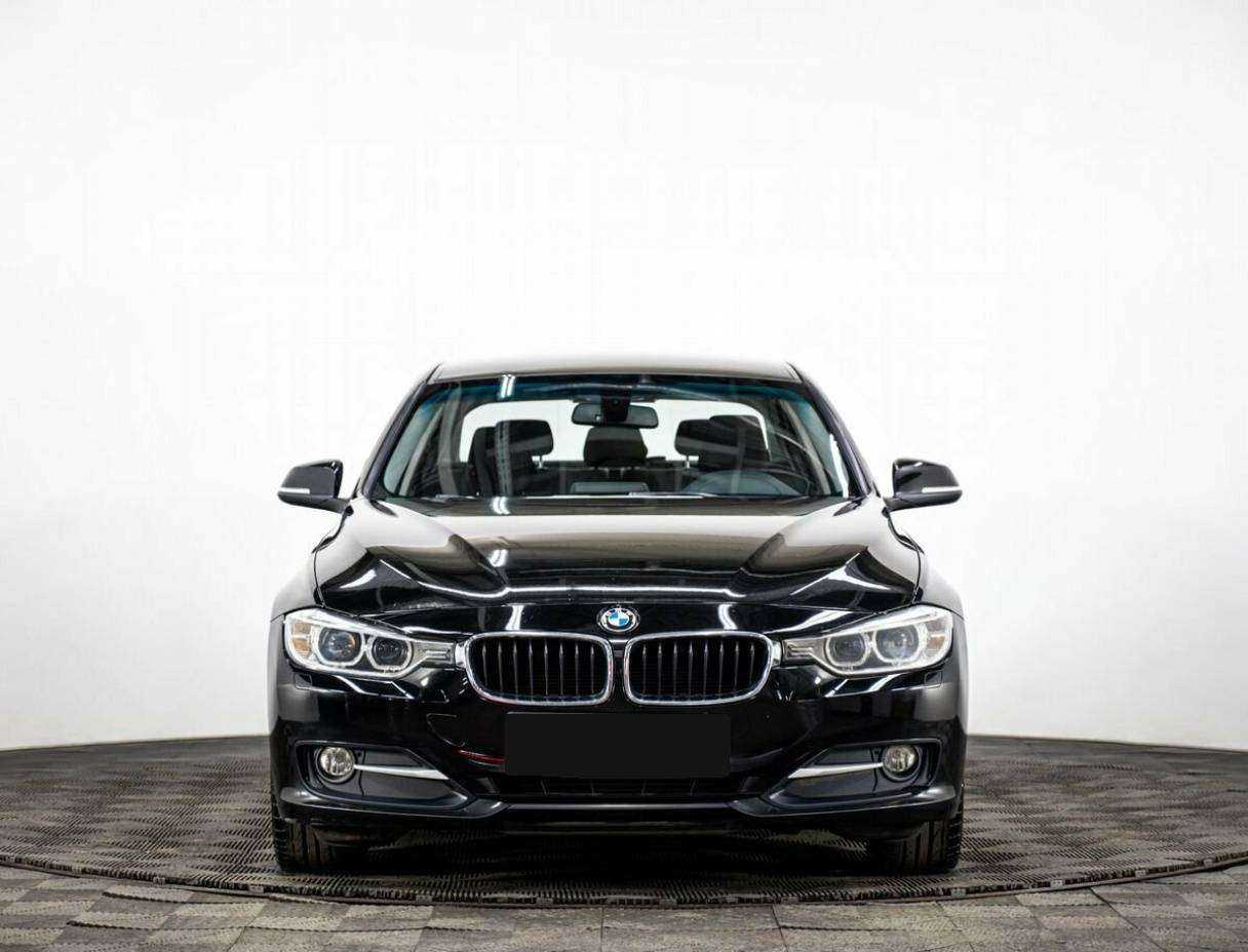 BMW 3 серии с пробегом — 2013 год. Фото: #1