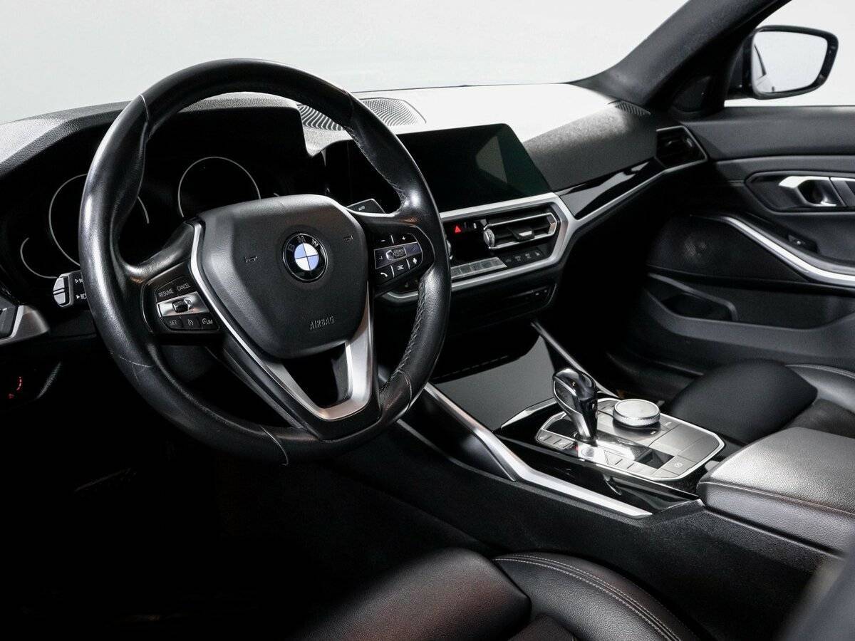BMW 3 серии с пробегом — 2019 год. Фото: #13