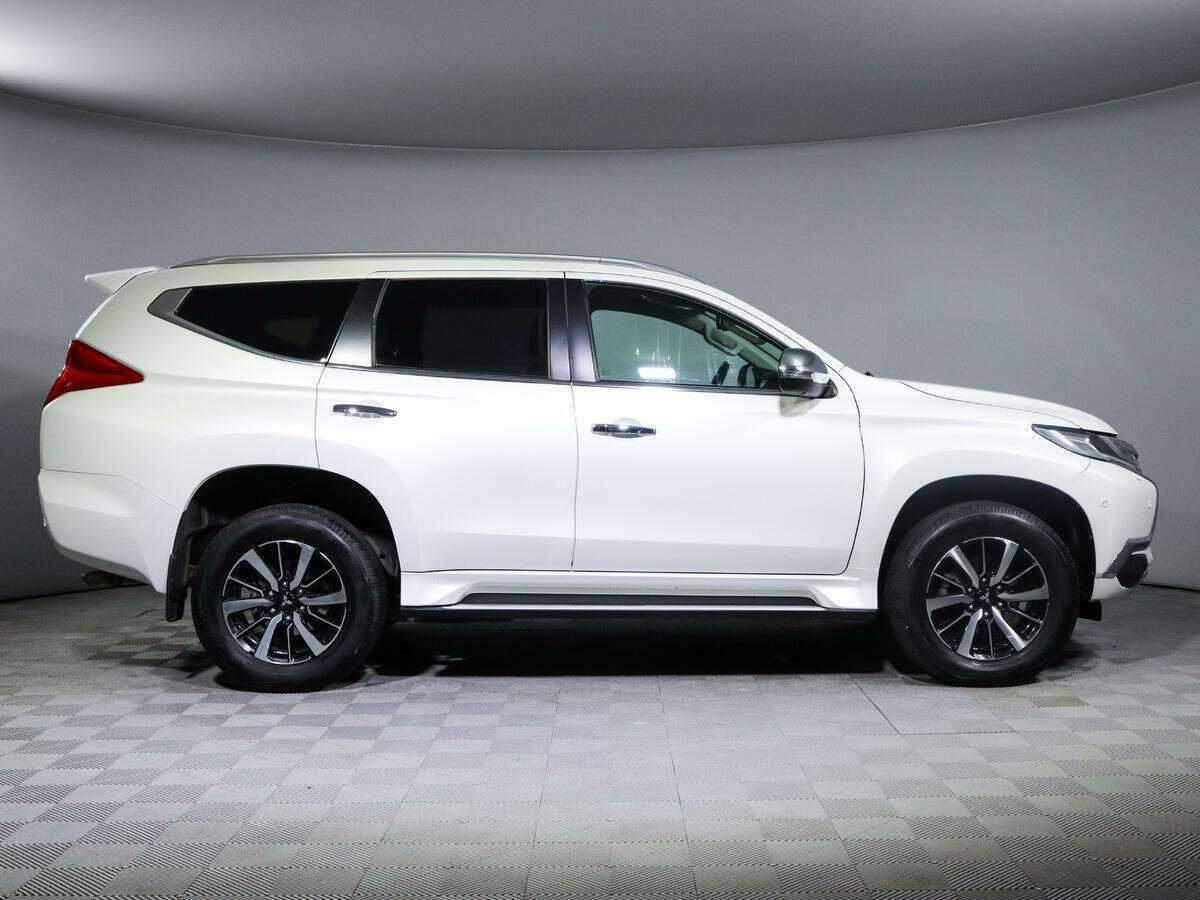 Mitsubishi Pajero Sport с пробегом — 2018 год. Посмотреть фото