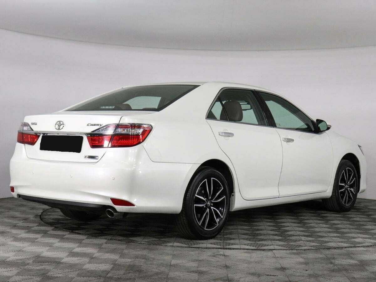 Toyota Camry с пробегом — 2016 год. Фото: #4