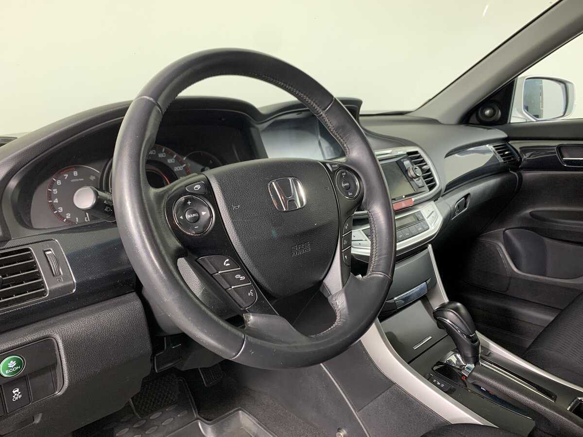 Honda Accord с пробегом — 2013 год. Фото: #9