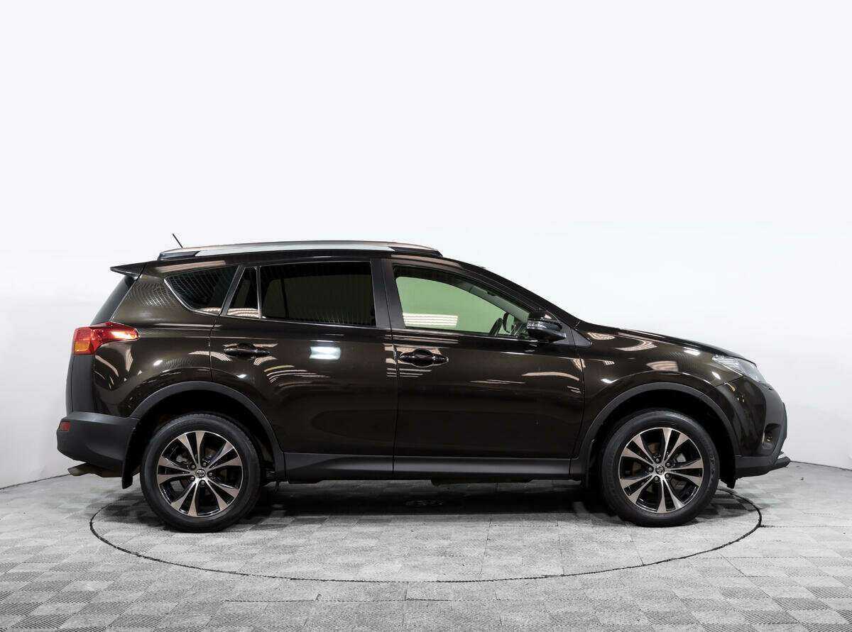 Toyota RAV4 с пробегом — 2015 год. Фото: #2