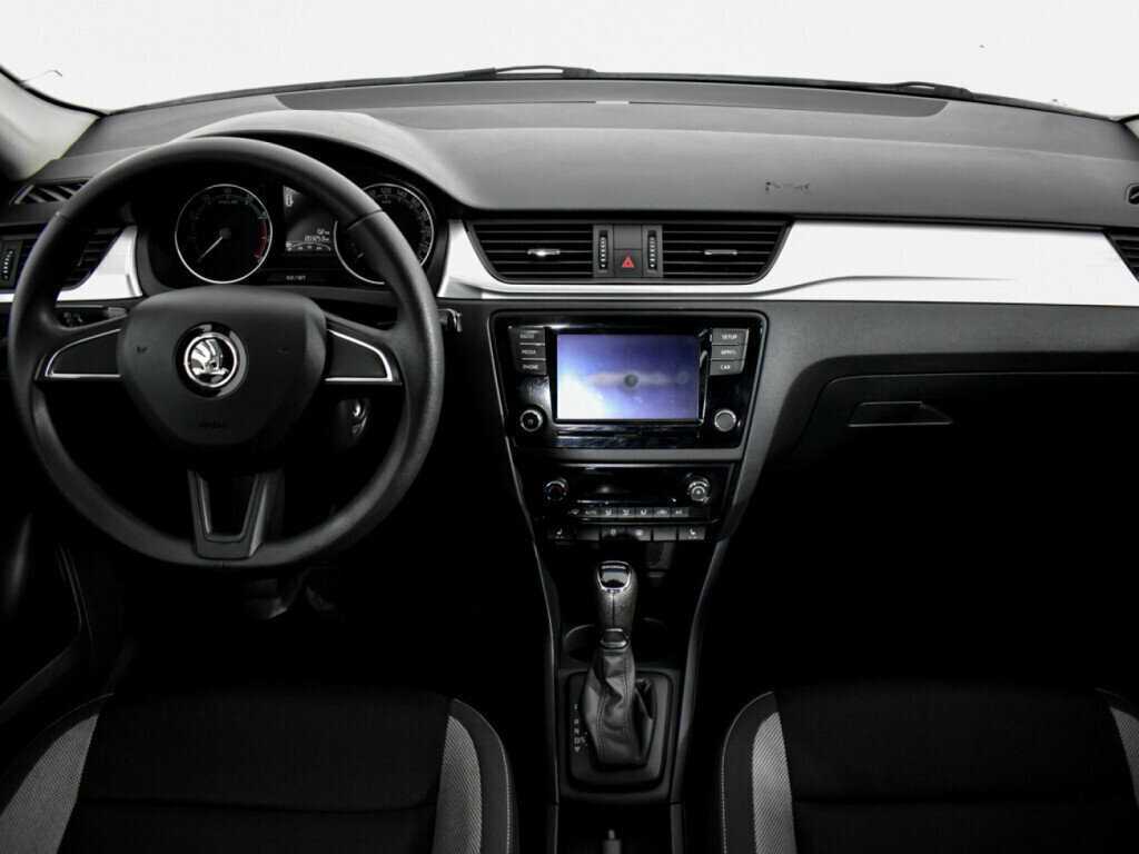 Skoda Rapid с пробегом — 2018 год. Фото: #11