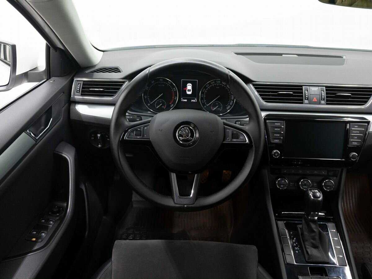 Skoda Superb с пробегом — 2016 год. Фото: #12