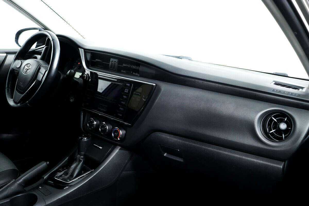 Toyota Corolla с пробегом — 2017 год. Фото: #8