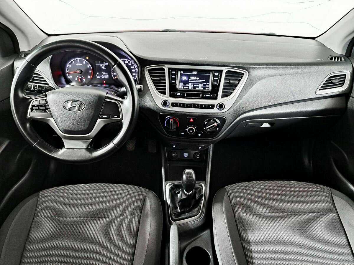 Hyundai Solaris с пробегом — 2019 год. Фото: #11