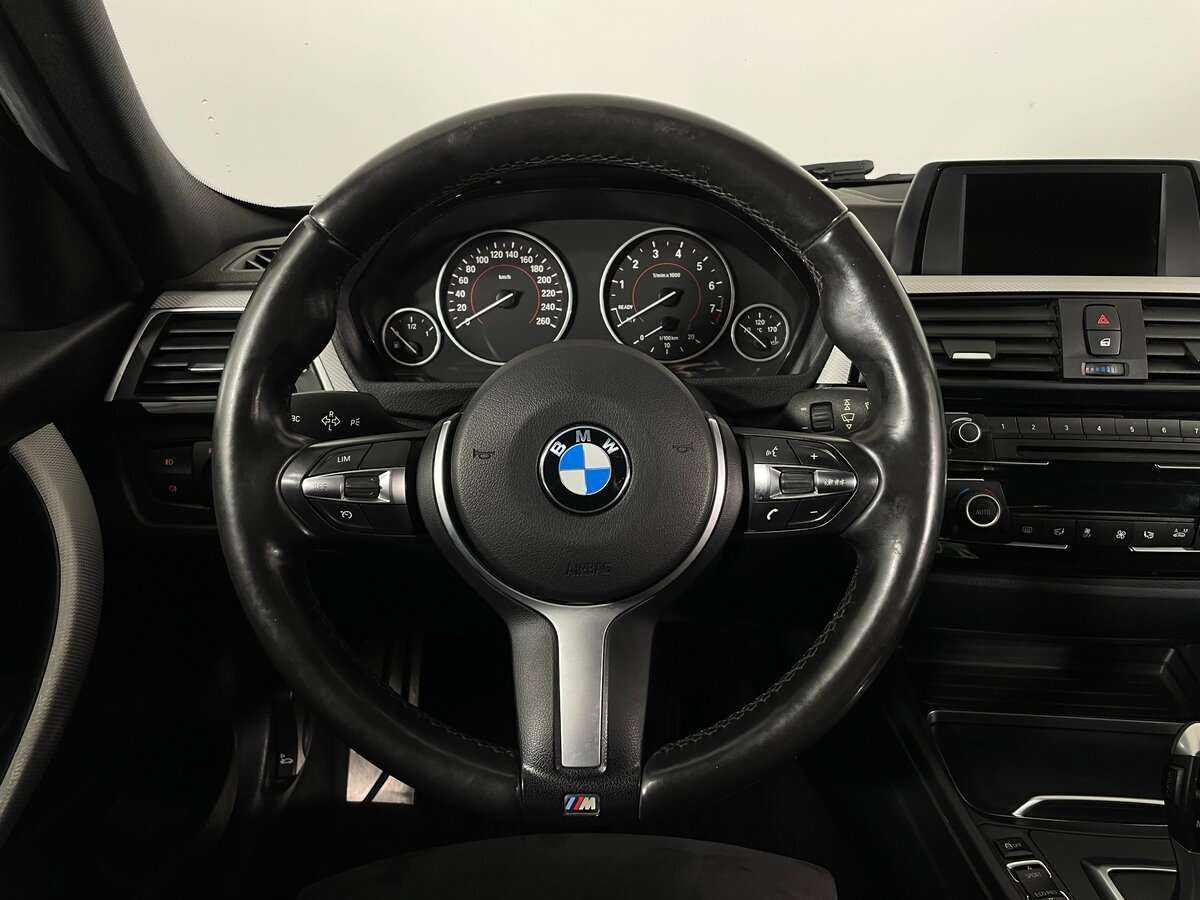 BMW 3 серии с пробегом — 2016 год. Фото: #13