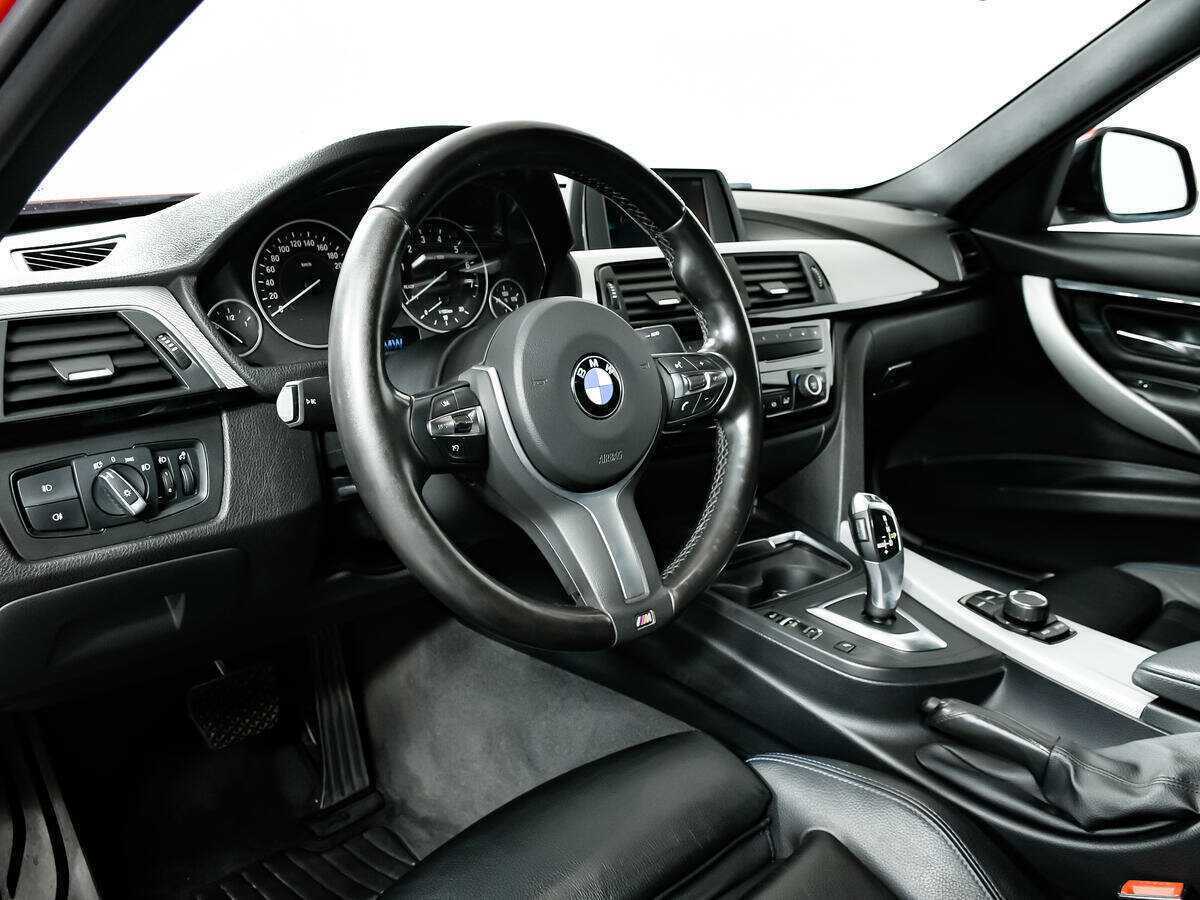 BMW 3 серии с пробегом — 2018 год. Фото: #12