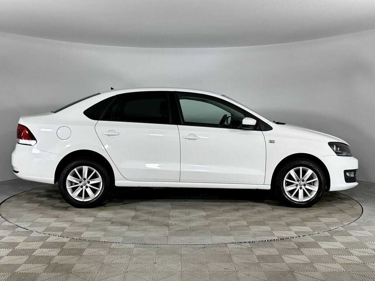 Volkswagen Polo с пробегом — 2016 год. Фото: #4