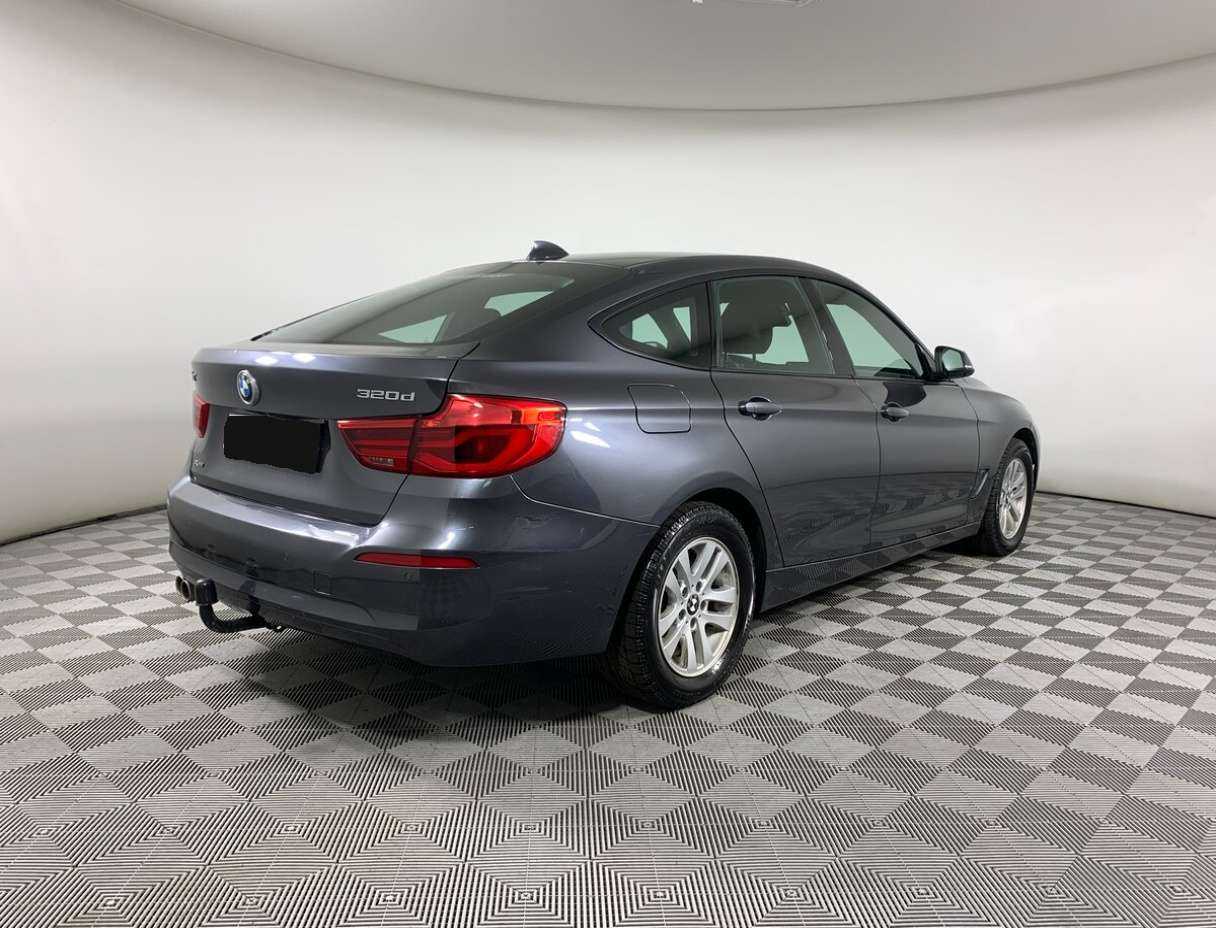 BMW 3 серии с пробегом — 2017 год. Фото: #4
