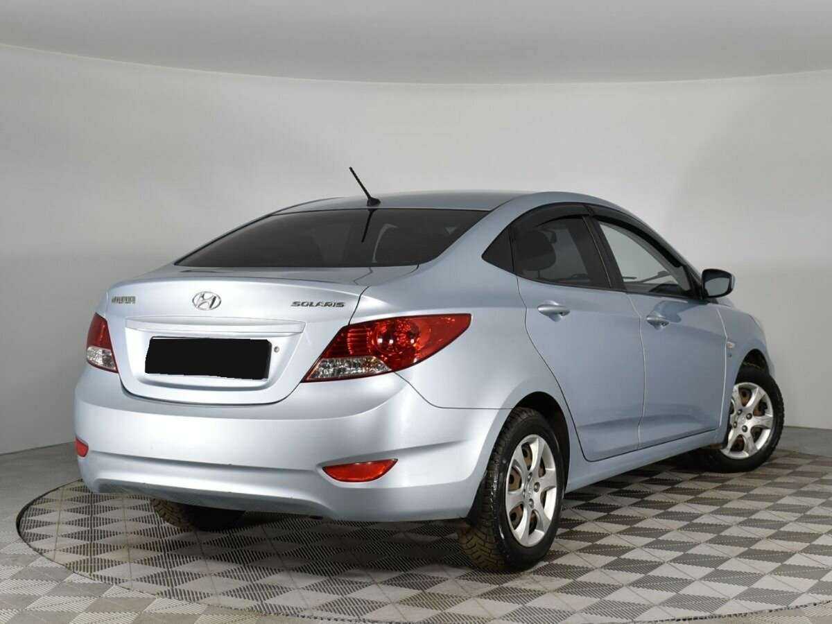 Hyundai Solaris с пробегом — 2012 год. Фото: #1