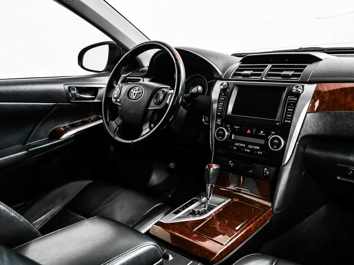 Toyota Camry с пробегом — 2012 год. Фото: #8