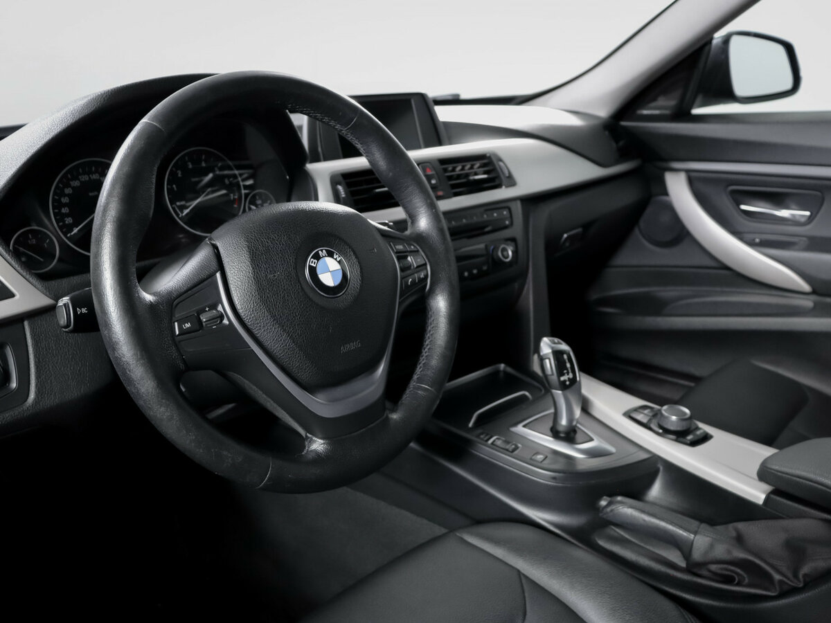 BMW 3 серии с пробегом — 2015 год. Фото: #13