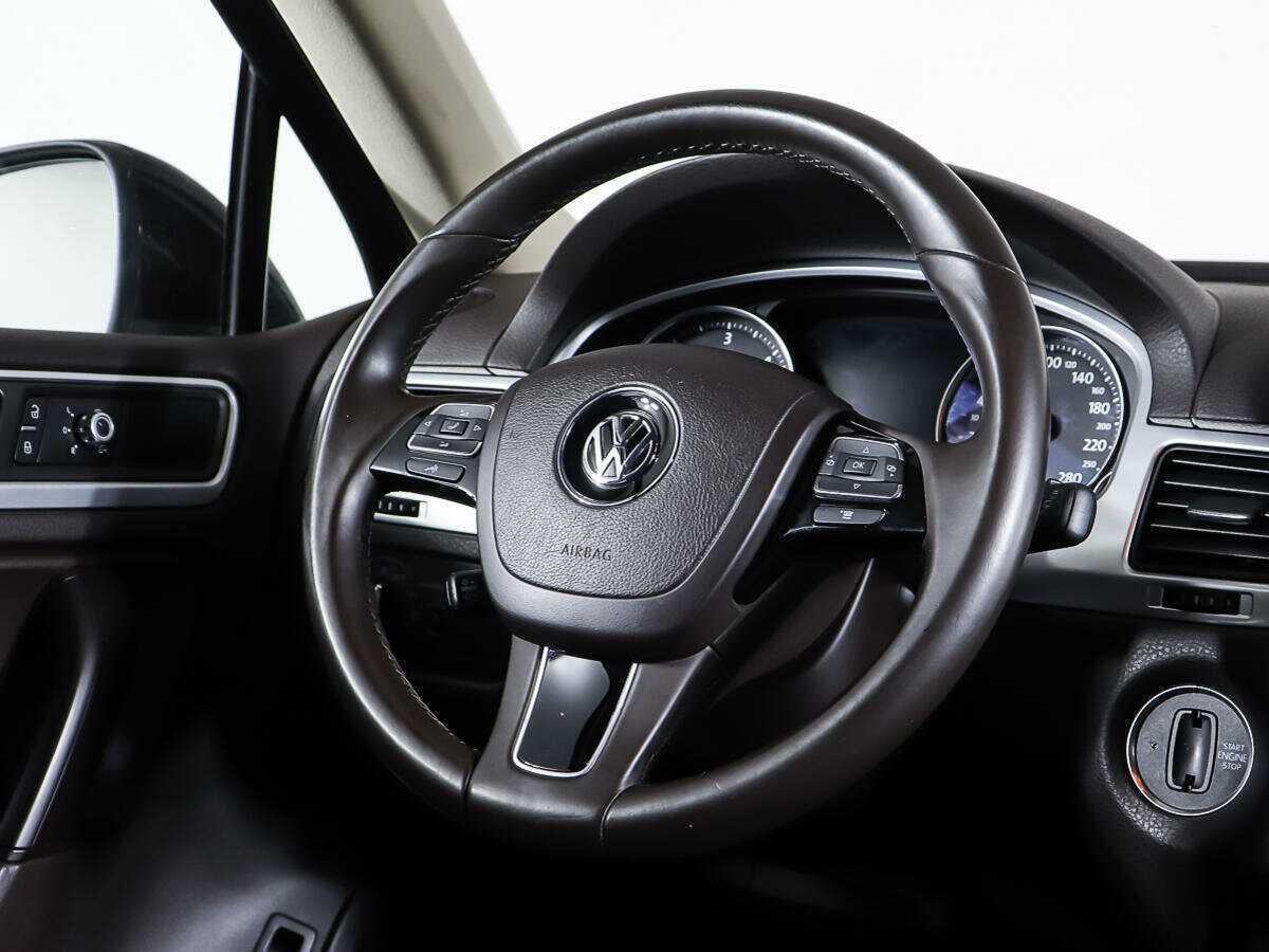 Volkswagen Touareg с пробегом — 2013 год. Фото: #14