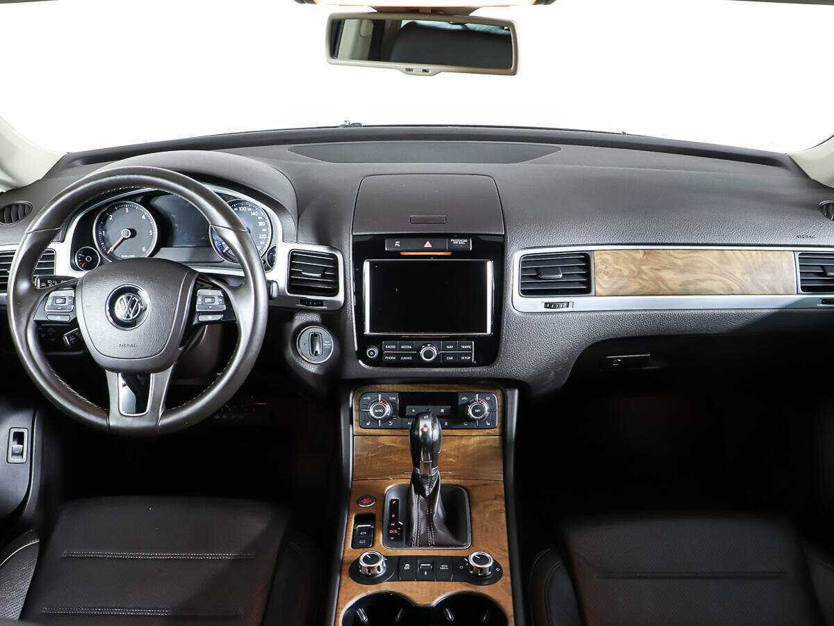 Volkswagen Touareg с пробегом — 2013 год. Фото: #10