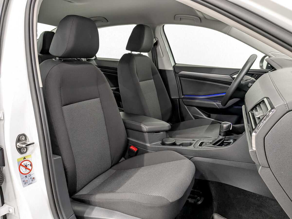 Volkswagen Jetta с пробегом — 2020 год. Фото: #22