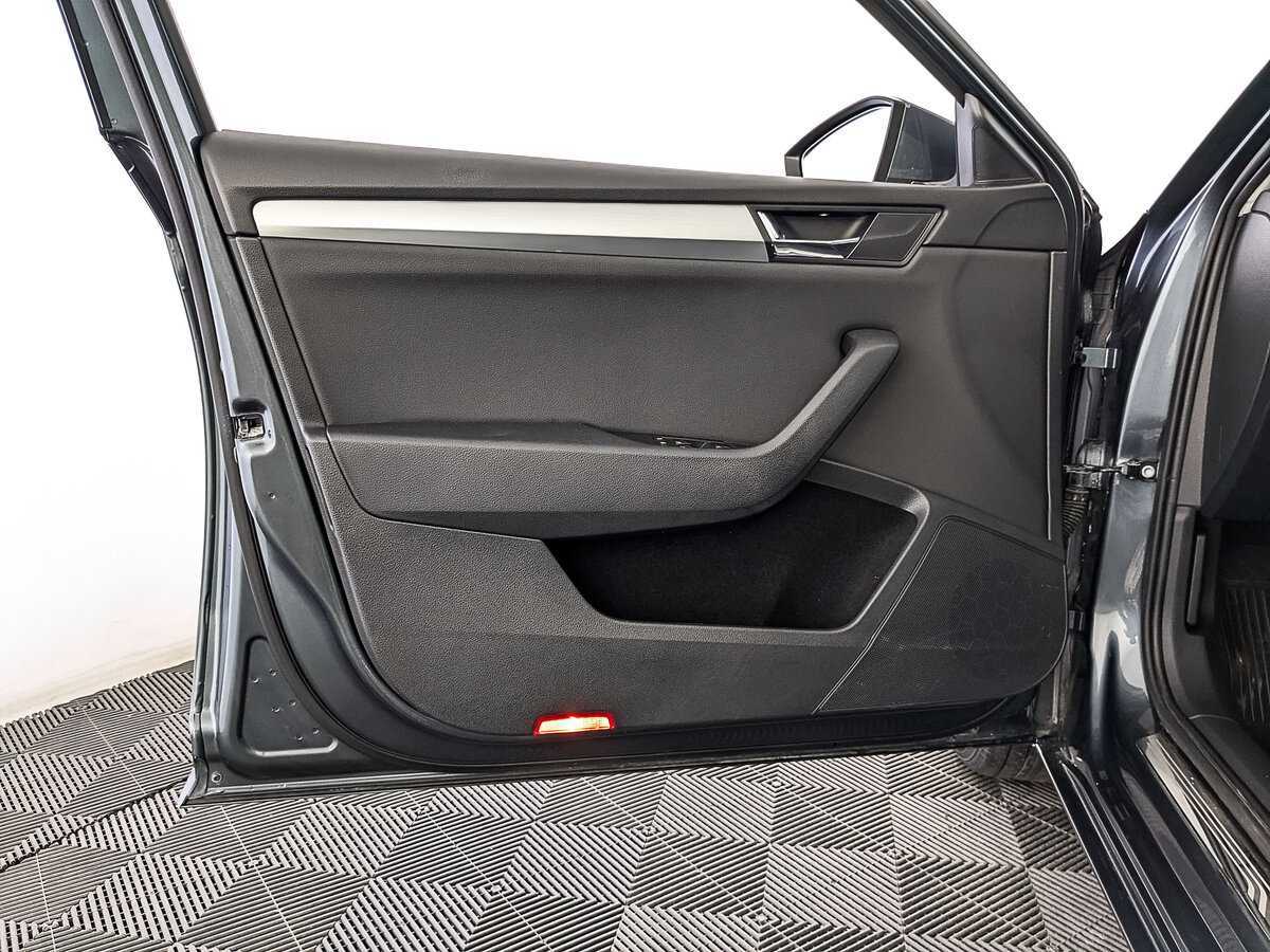 Skoda Superb с пробегом — 2019 год. Фото: #18