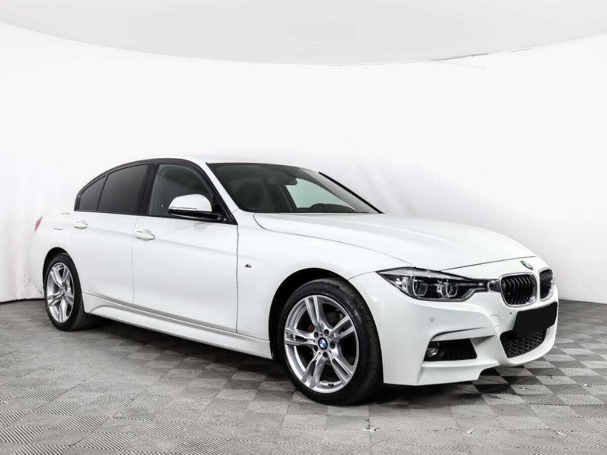 BMW 3 серии с пробегом — 2018 год. Фото: #2