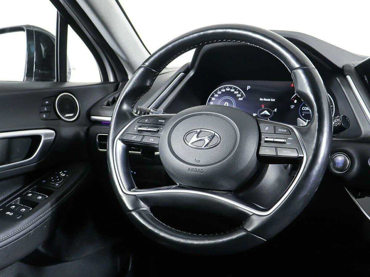 Hyundai Sonata с пробегом — 2020 год. Фото: #9