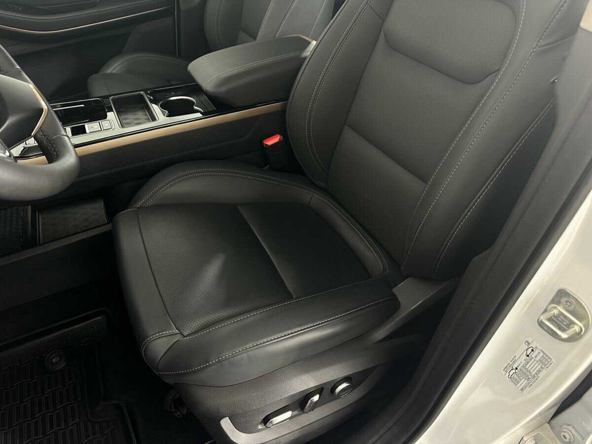 EXEED LX с пробегом — 2023 год. Фото: #9