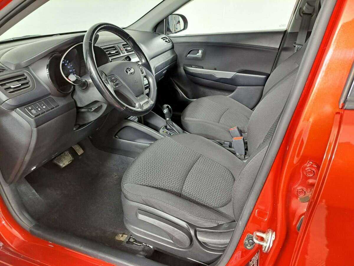 Kia Rio с пробегом — 2015 год. Фото: #13