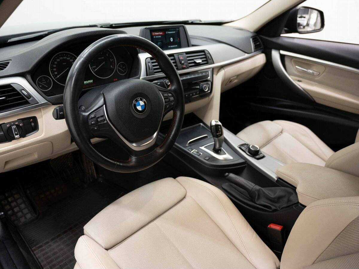 BMW 3 серии с пробегом — 2018 год. Фото: #6