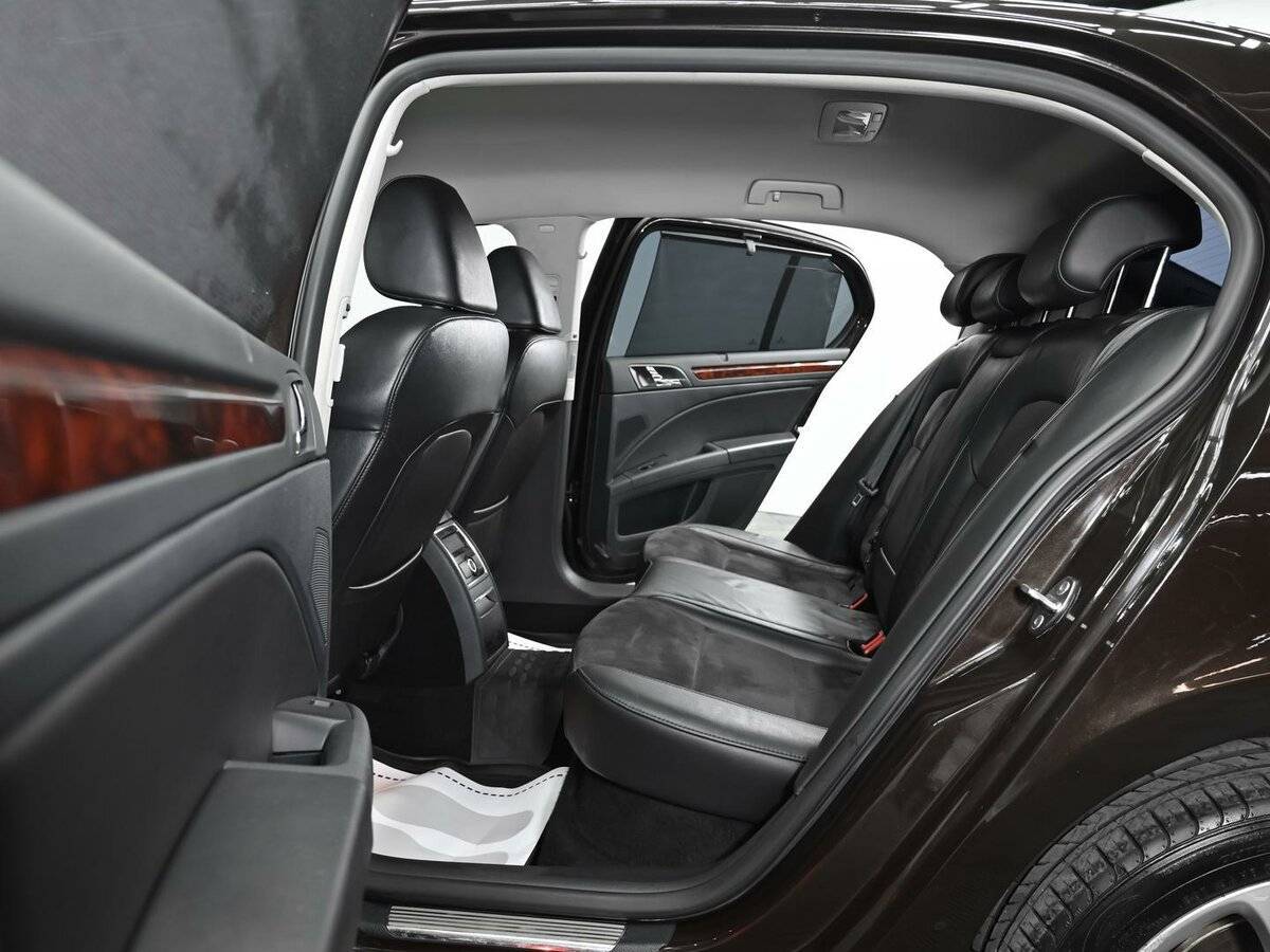 Skoda Superb с пробегом — 2012 год. Фото: #12