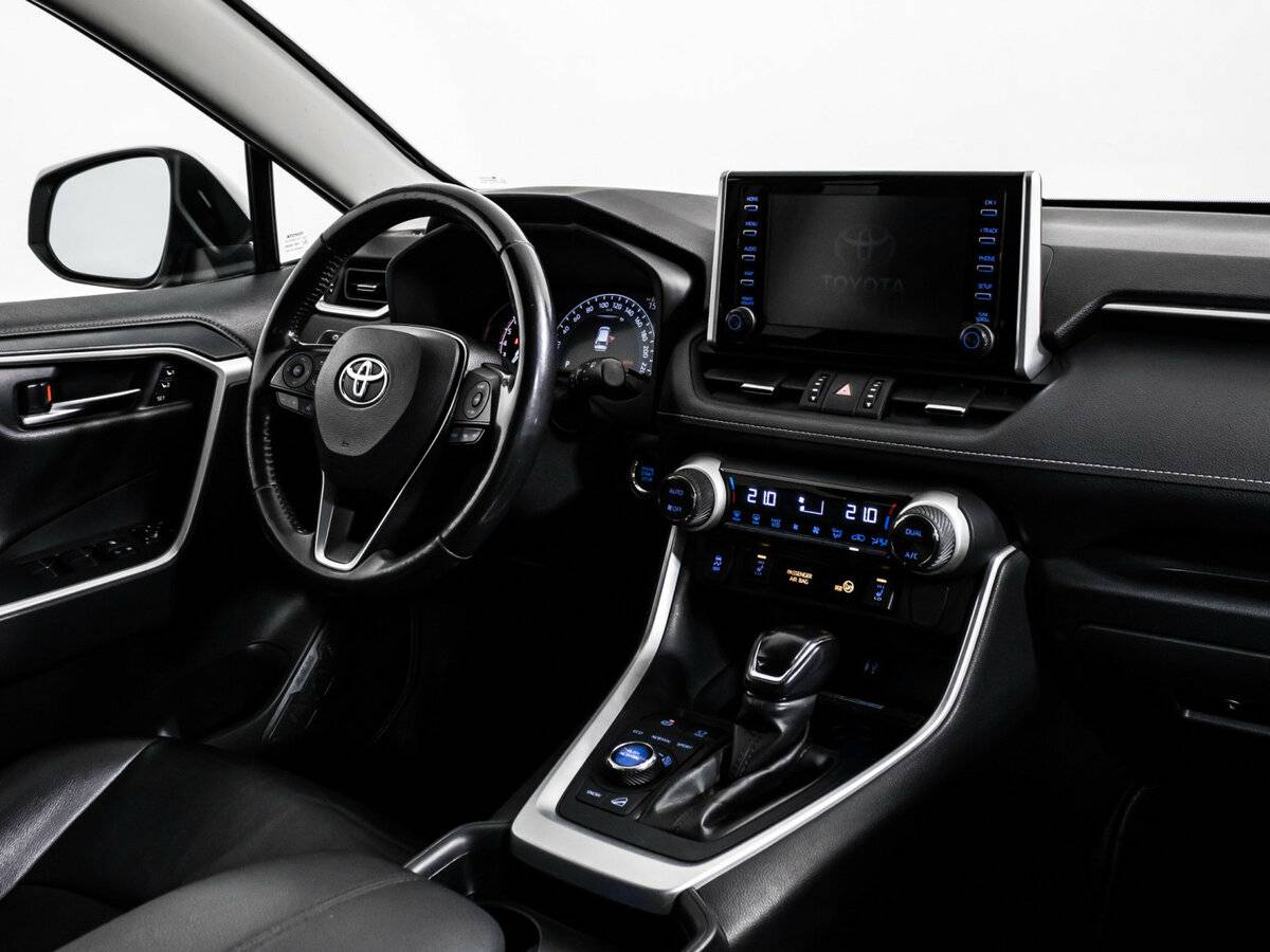Toyota RAV4 с пробегом — 2019 год. Фото: #6